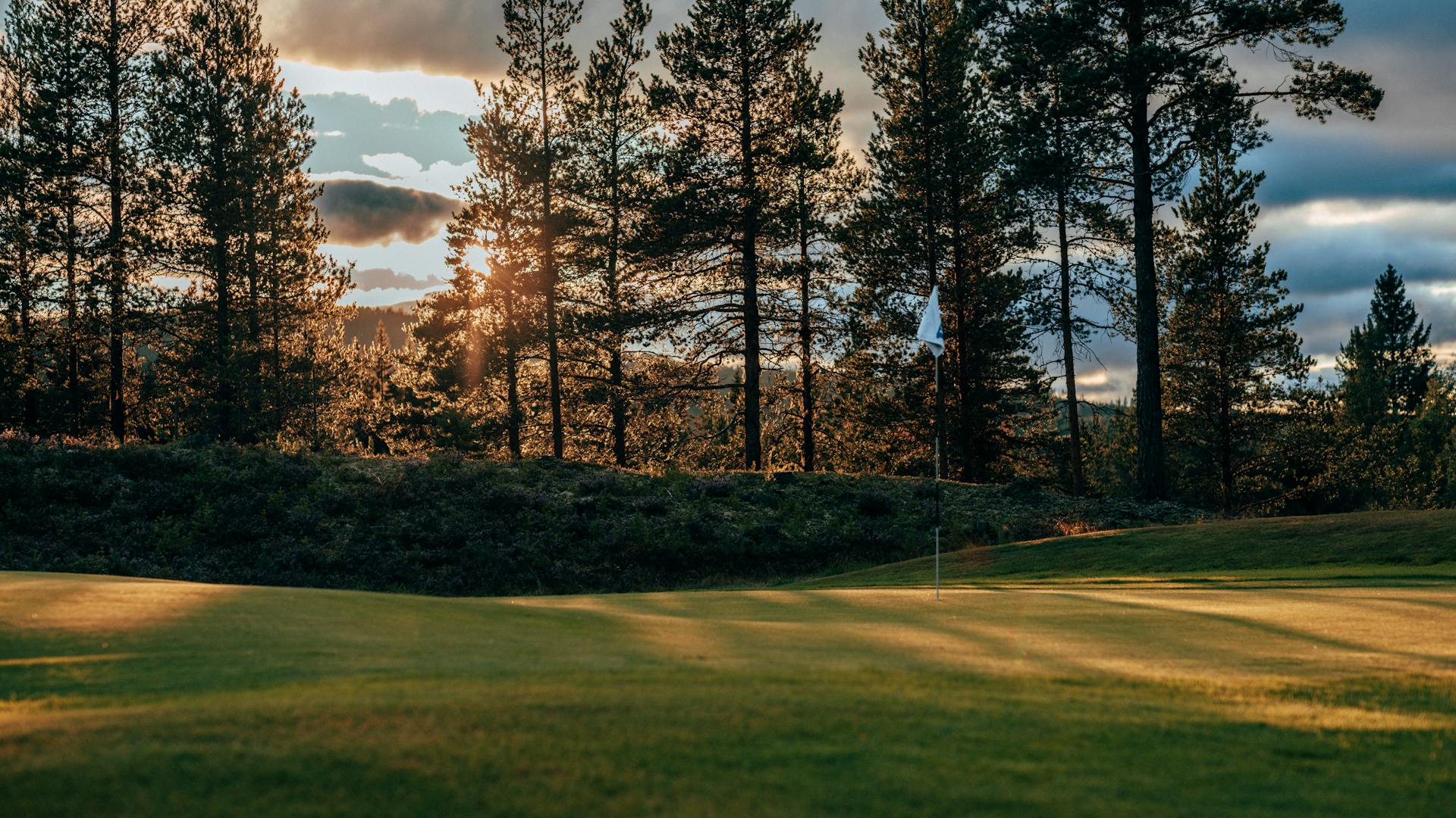 In 2007, Idrefjällens Golfklubb was named Golf Club of the Year by the Golf Journalists Association in Sweden. Source: Idrefjällens Golfklubb. 