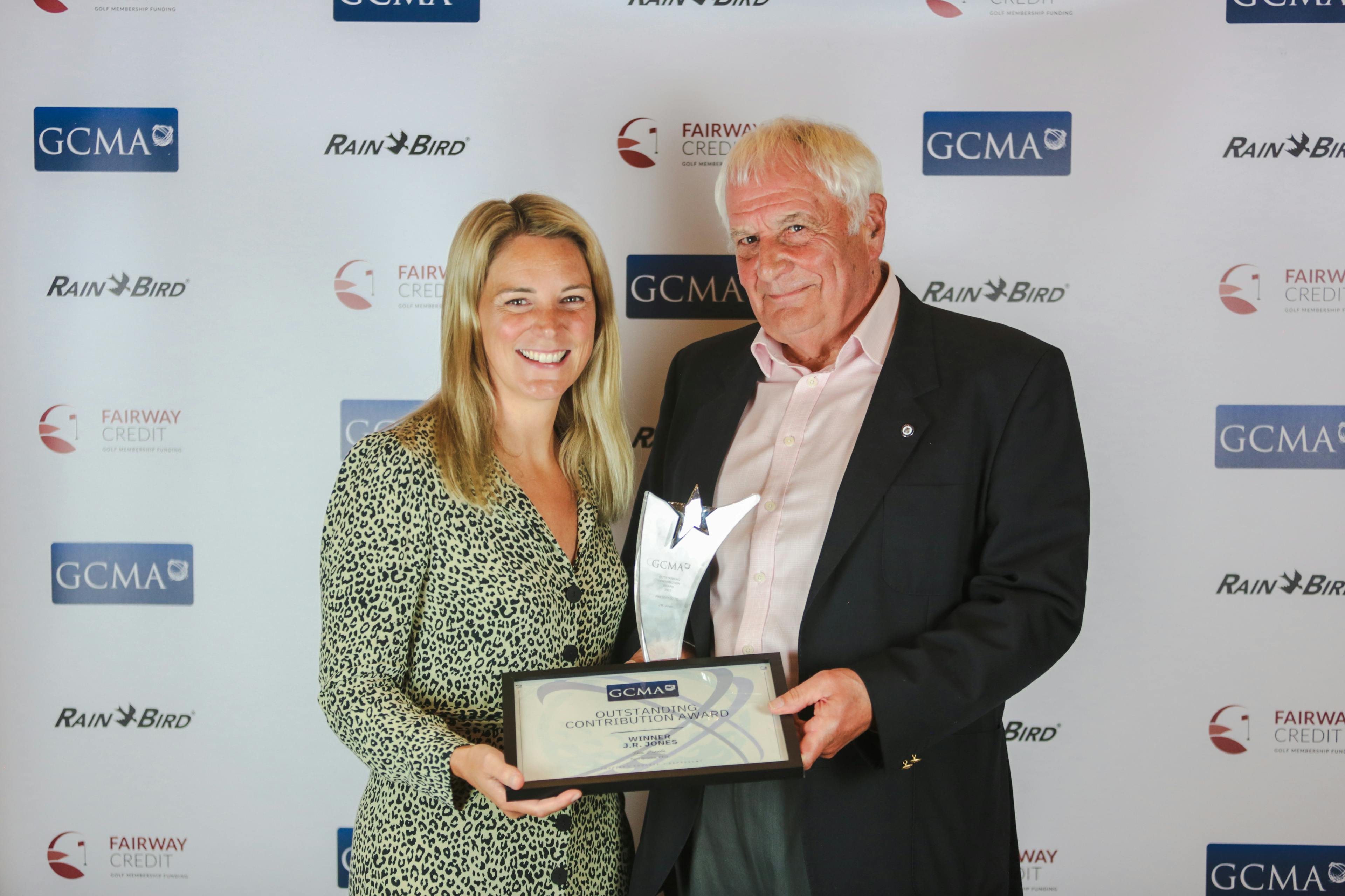 Amelia Lewis (right) with JR Jones (left) at the GCMA Awards 2023. Photo: GCMA